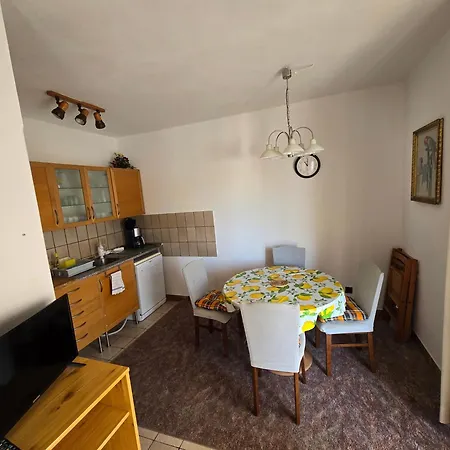 Stula Apartment *