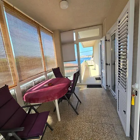Stula Apartment *